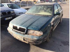skoda octavia berlina (1u2) del año 1998