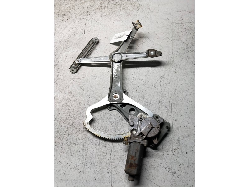 Recambio de elevalunas delantero derecho para mercedes clase c (w202) berlina 220 (202.022) referencia OEM IAM 193028100  4P