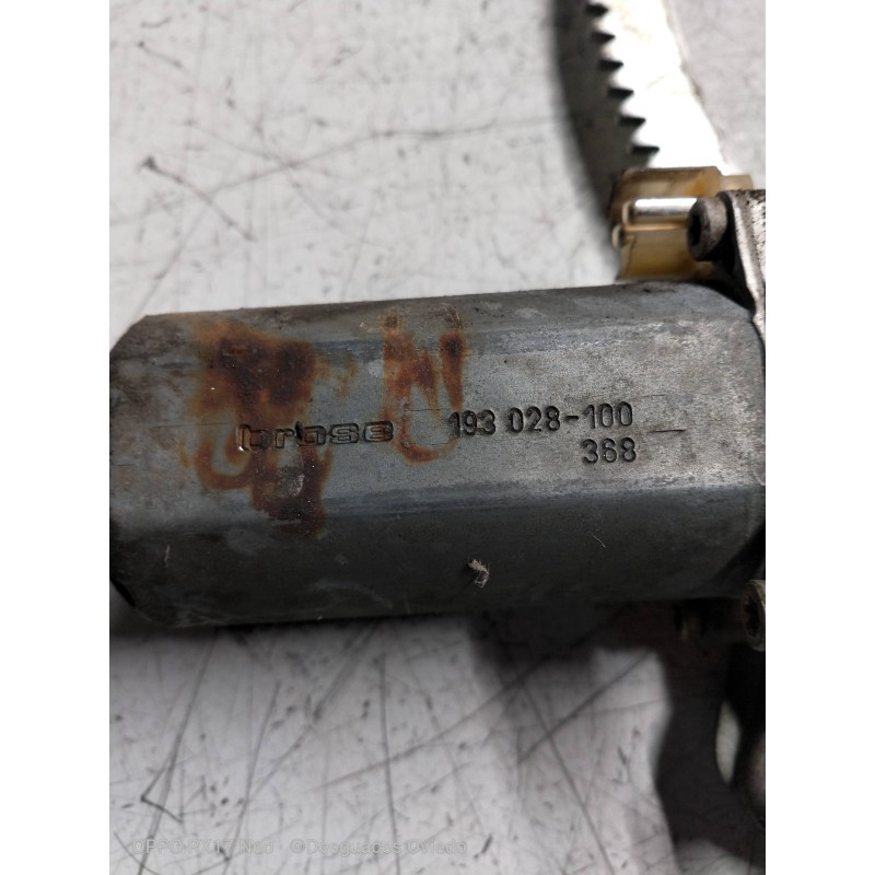 Recambio de elevalunas delantero derecho para mercedes clase c (w202) berlina 220 (202.022) referencia OEM IAM 193028100  4P