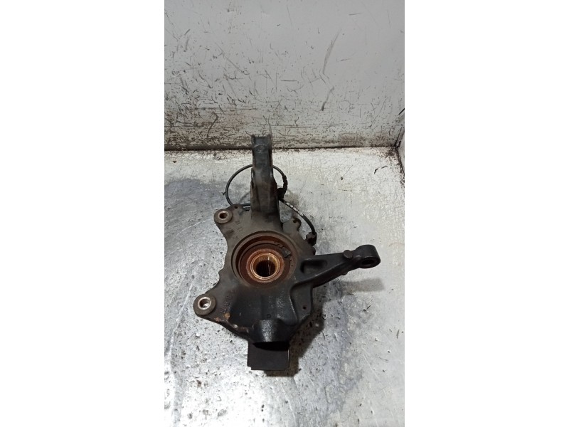 Recambio de mangueta delantera derecha para renault scenic iii dynamique referencia OEM IAM   