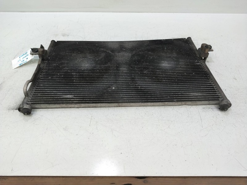 Recambio de condensador / radiador aire acondicionado para hyundai h 1 h 1 furg.caja cerr.c. puerta referencia OEM IAM 976064A25
