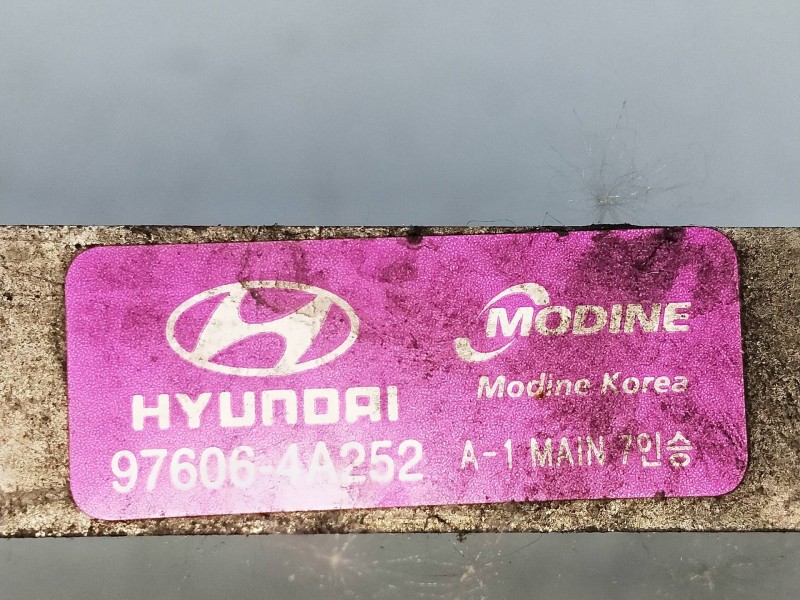 Recambio de condensador / radiador aire acondicionado para hyundai h 1 h 1 furg.caja cerr.c. puerta referencia OEM IAM 976064A25