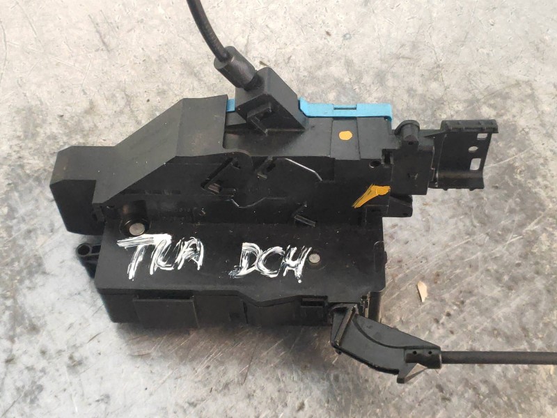 Recambio de motor cierre centralizado trasero derecho para citroen c3 picasso live edition referencia OEM IAM 9681792880 9681793