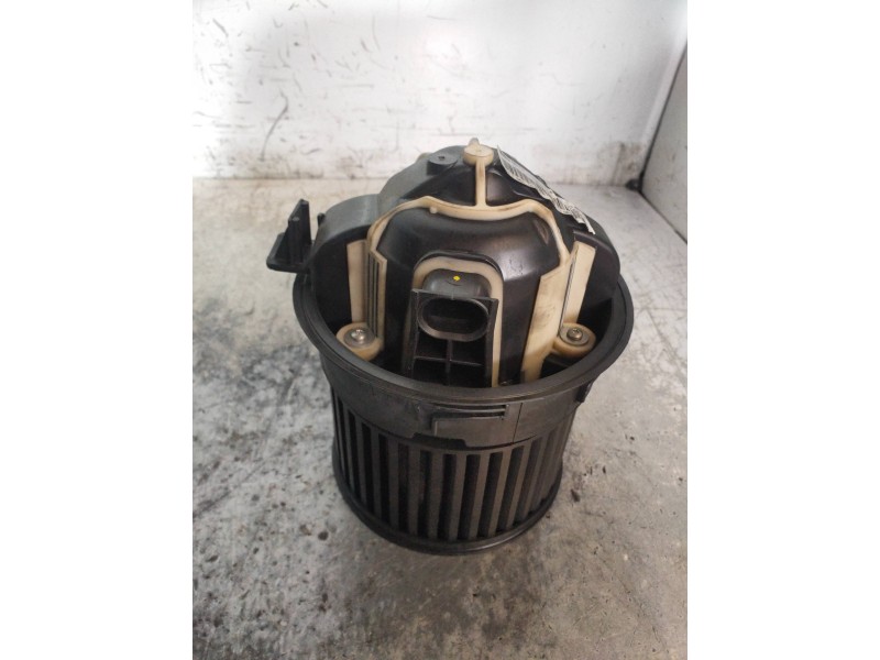 Recambio de motor calefaccion para citroen c3 picasso live edition referencia OEM IAM T1000538K  