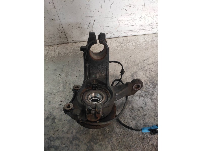 Recambio de mangueta delantera derecha para citroen c3 picasso live edition referencia OEM IAM   