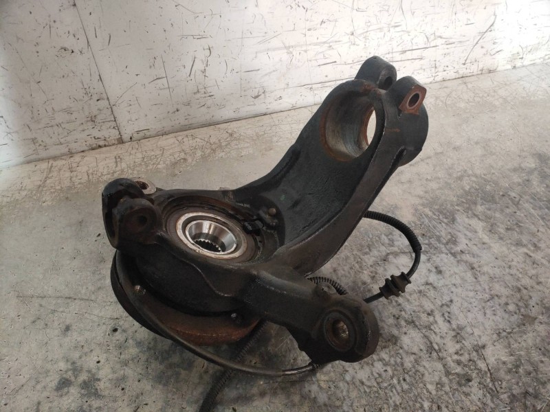 Recambio de mangueta delantera derecha para citroen c3 picasso live edition referencia OEM IAM   