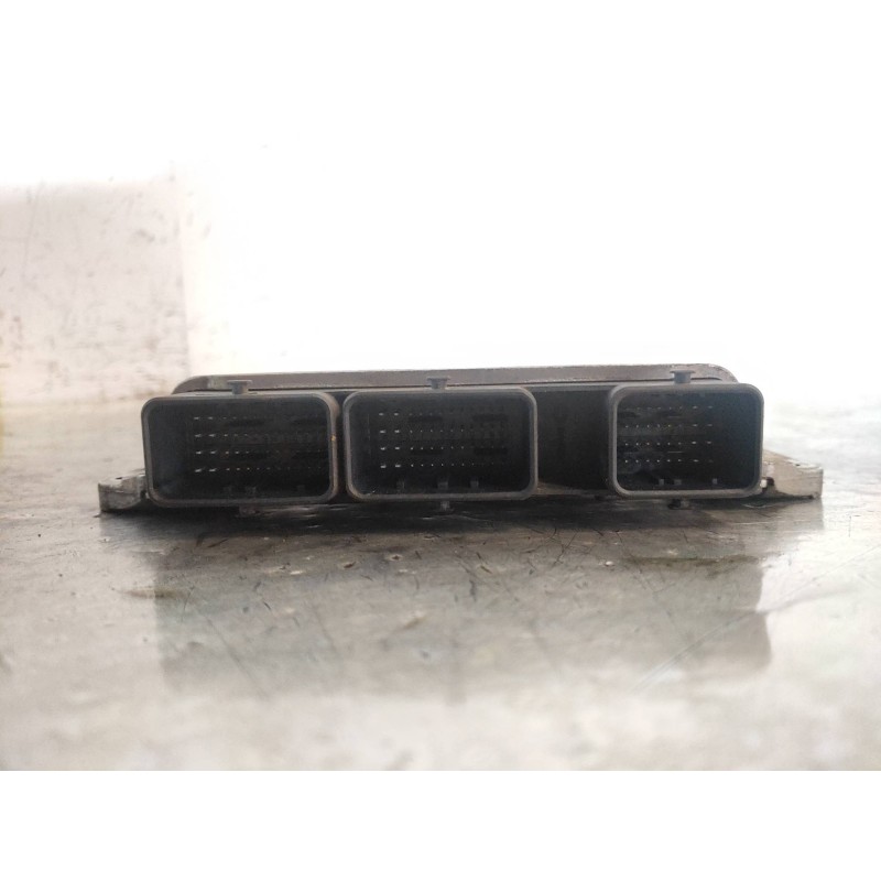 Recambio de centralita motor uce para renault clio iii 1.4 16v referencia OEM IAM 215854126B 8200461733 S3000 8200504593