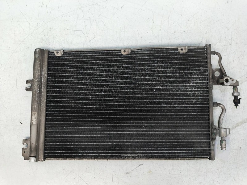 Recambio de condensador / radiador aire acondicionado para opel zafira b 1.8 16v referencia OEM IAM 13129192  