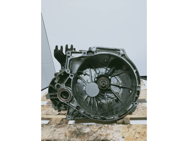 Recambio de caja cambios para volvo v50 familiar 1.6 d kinetic referencia OEM IAM 3M5R7002YG T1GF2 030106 002047