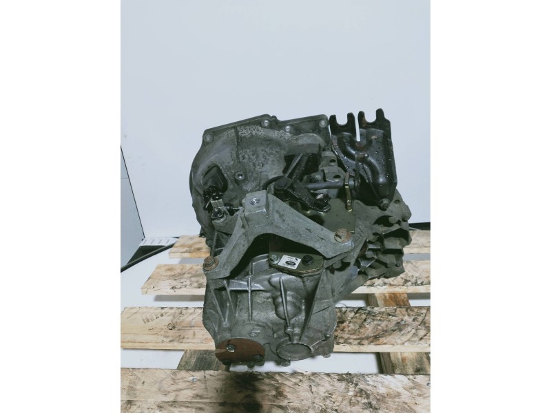 Recambio de caja cambios para volvo v50 familiar 1.6 d kinetic referencia OEM IAM 3M5R7002YG T1GF2 030106 002047