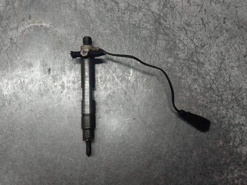 Recambio de inyector para volkswagen passat berlina (3a2) cl referencia OEM IAM 028130201J  
