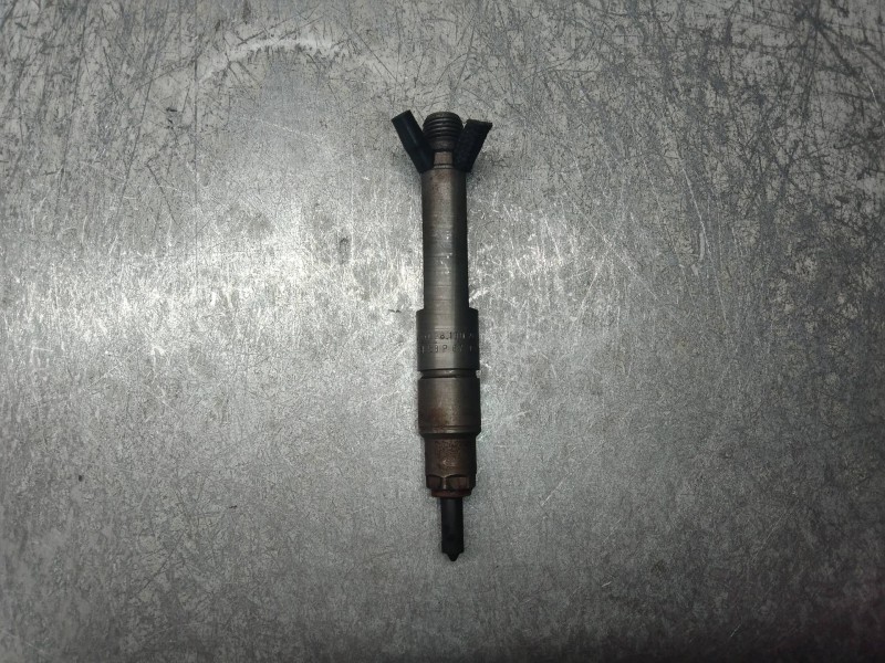 Recambio de inyector para volkswagen passat berlina (3a2) cl referencia OEM IAM 028130201G  