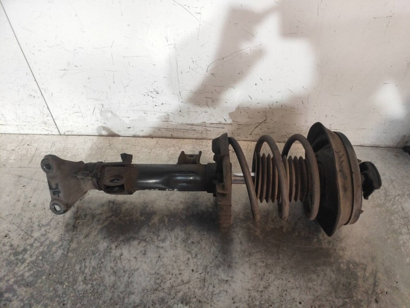 Recambio de amortiguador delantero izquierdo para mercedes clase c (w203) familiar c 320 t cdi (203.220) referencia OEM IAM A203