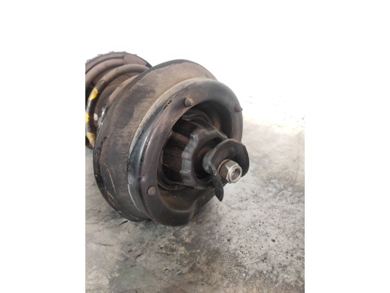 Recambio de amortiguador delantero izquierdo para mercedes clase c (w203) familiar c 320 t cdi (203.220) referencia OEM IAM A203