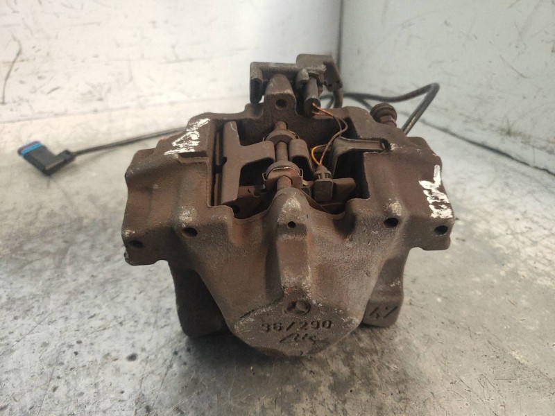 Recambio de pinza freno trasera derecha para mercedes clase c (w203) familiar c 320 t cdi (203.220) referencia OEM IAM   