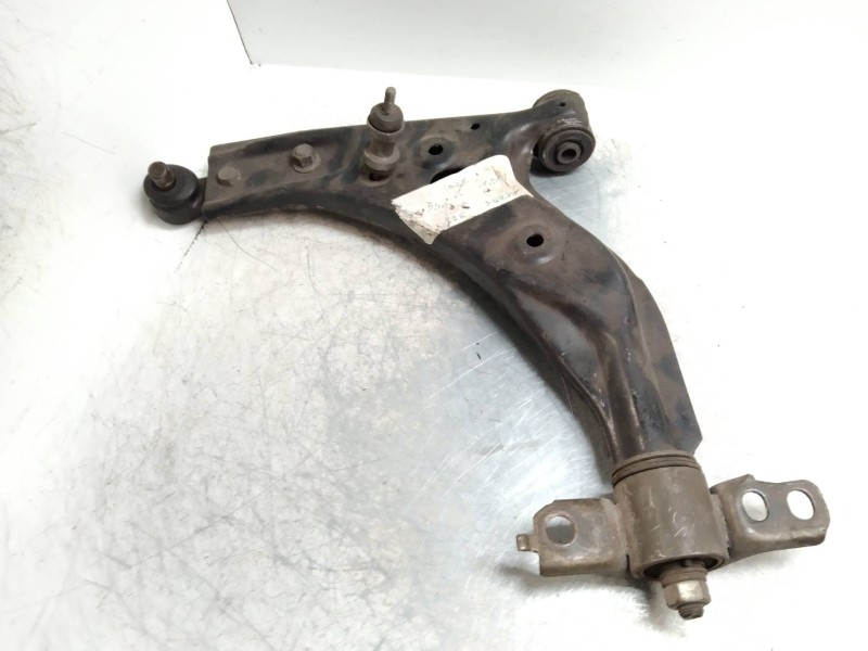 Recambio de brazo suspension inferior delantero izquierdo para mazda 323 berlina c/f/s (ba) 1.5 c referencia OEM IAM   