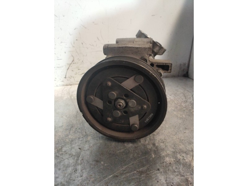 Recambio de compresor aire acondicionado para renault clio iii 1.4 16v referencia OEM IAM 8200365787A SD6V121452 