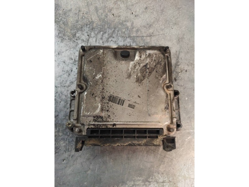Recambio de centralita motor uce para peugeot expert kombi confort acristaldo (5 asientos) referencia OEM IAM 0281010135 9636254