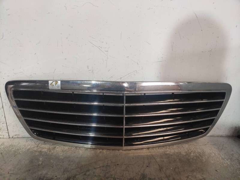 Recambio de rejilla delantera para mercedes clase s (w220) berlina 320 cdi (220.025) referencia OEM IAM A2208800583  