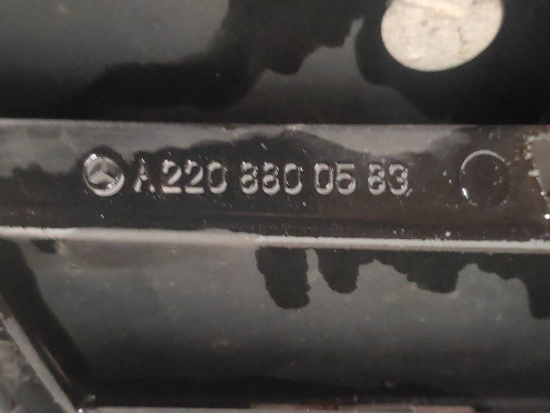 Recambio de rejilla delantera para mercedes clase s (w220) berlina 320 cdi (220.025) referencia OEM IAM A2208800583  