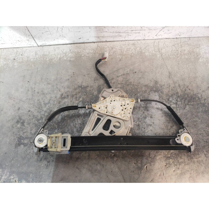 Recambio de elevalunas trasero izquierdo para mercedes clase s (w220) berlina 320 cdi (220.025) referencia OEM IAM   5P