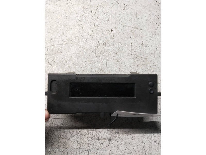 Recambio de pantalla multifuncion para renault clio iii 1.4 16v referencia OEM IAM 8200307273A  