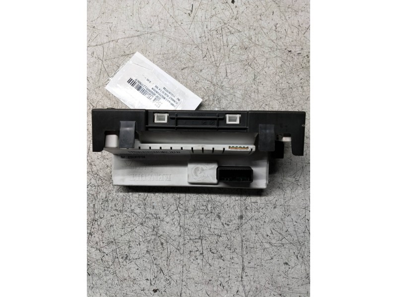 Recambio de pantalla multifuncion para renault clio iii 1.4 16v referencia OEM IAM 8200307273A  