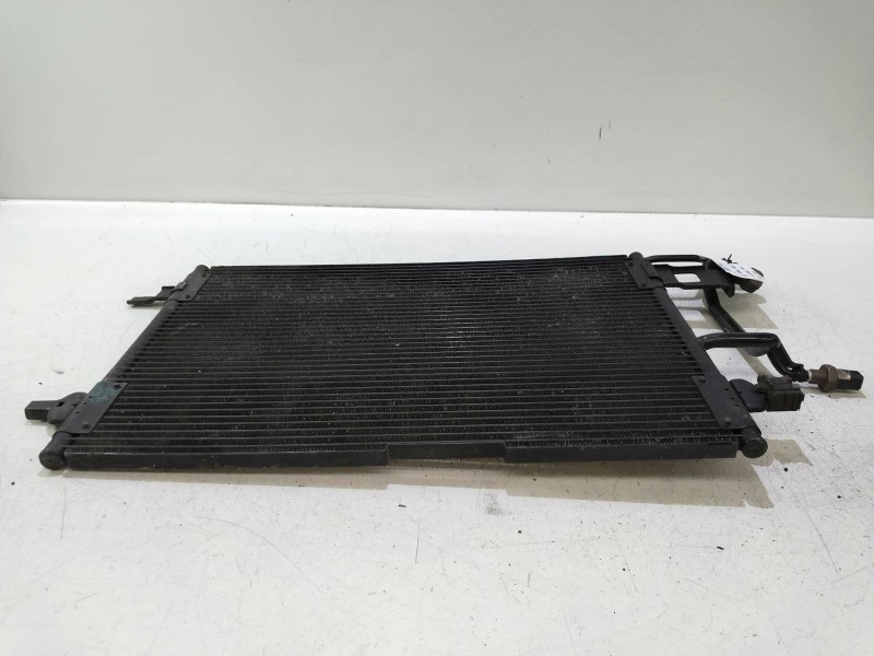 Recambio de condensador / radiador aire acondicionado para volkswagen passat berlina (3b2) 1.9 tdi referencia OEM IAM 8D0260401D