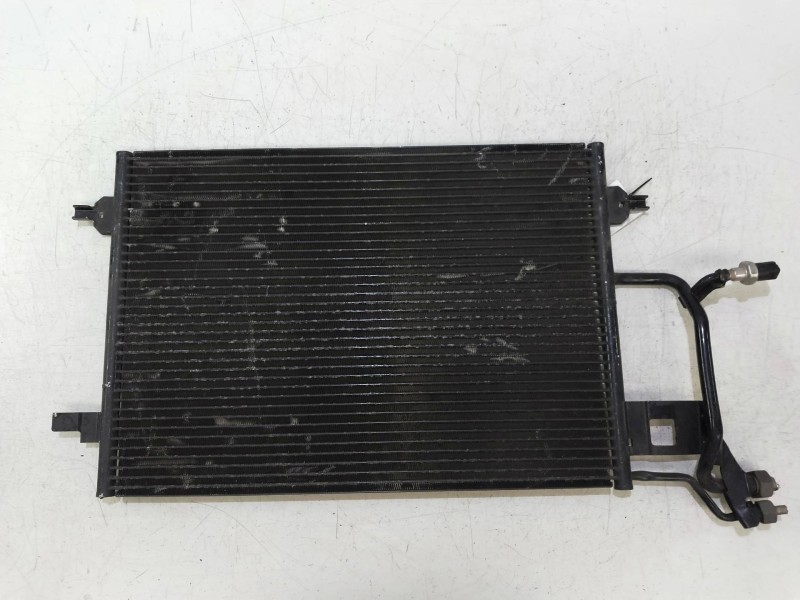 Recambio de condensador / radiador aire acondicionado para volkswagen passat berlina (3b2) 1.8 referencia OEM IAM 8D0260401H  