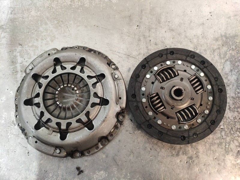 Recambio de kit embrague para mazda 2 berlina (dy) 1.4 crtd active referencia OEM IAM   