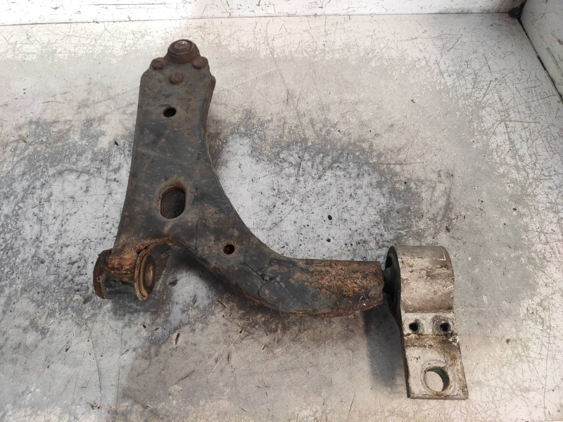 Recambio de brazo suspension inferior delantero izquierdo para mazda 2 berlina (dy) 1.4 crtd active referencia OEM IAM   