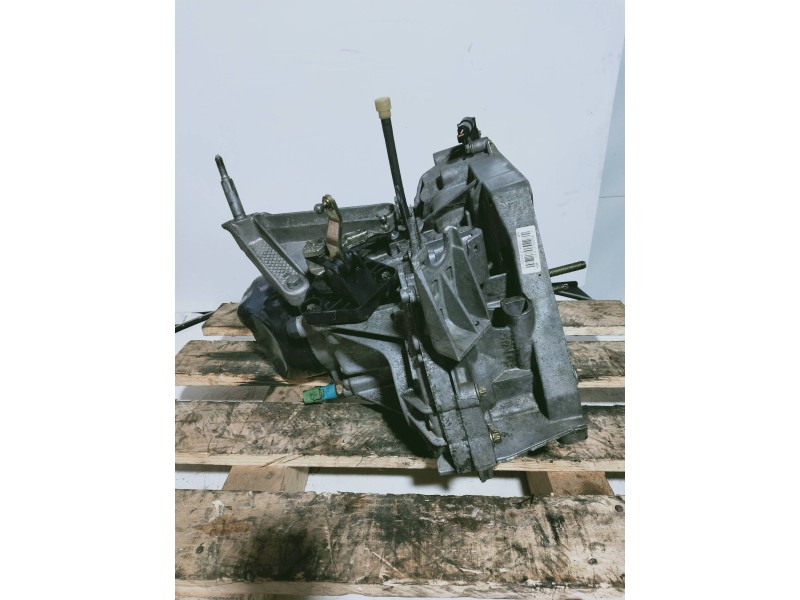 Recambio de caja cambios para renault megane ii berlina 3p confort authentique referencia OEM IAM JR5104 A024155 
