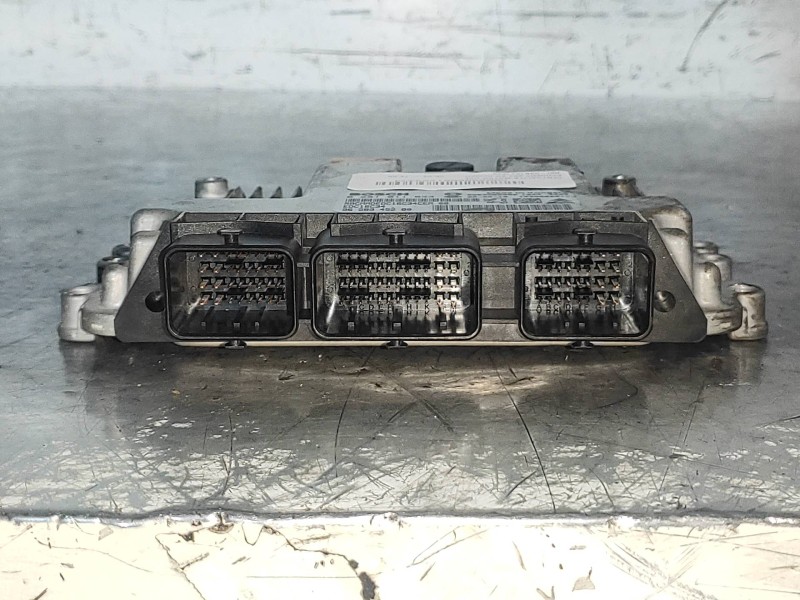 Recambio de centralita motor uce para peugeot 407 sr confort referencia OEM IAM 0281011633 9658945280 EDC16C34