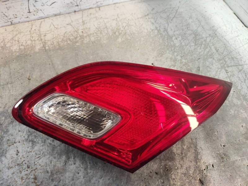 Recambio de piloto trasero derecho interior para opel astra j lim. cosmo referencia OEM IAM   