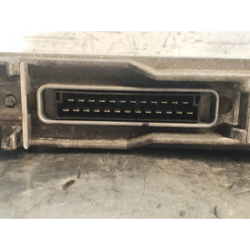 Recambio de centralita motor uce para renault megane i classic (la0) 1.9 dt rn referencia OEM IAM R04080001H 7700867275 77001049