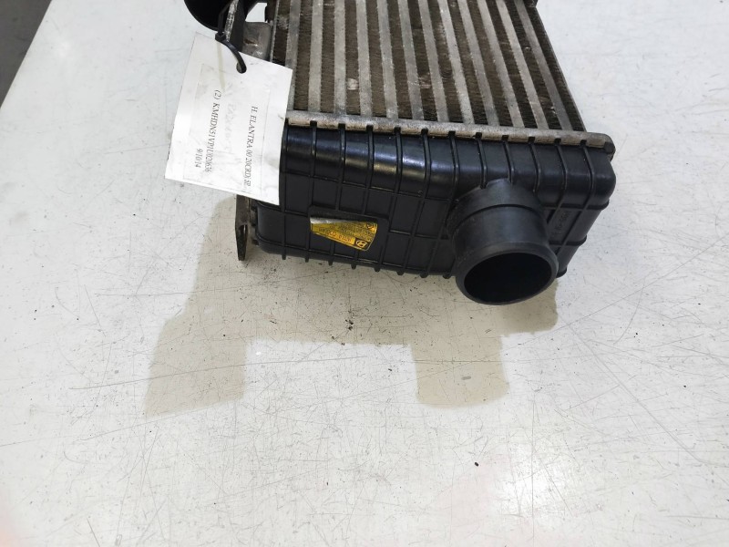 Recambio de intercooler para hyundai elantra referencia OEM IAM 2827027010  