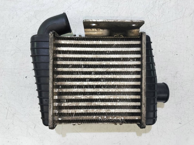 Recambio de intercooler para hyundai elantra referencia OEM IAM 2827027010  
