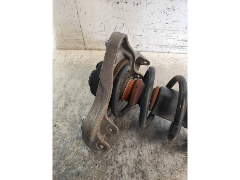Recambio de amortiguador delantero izquierdo para audi a4 berlina (8e) 1.8 t referencia OEM IAM 8E0413031  
