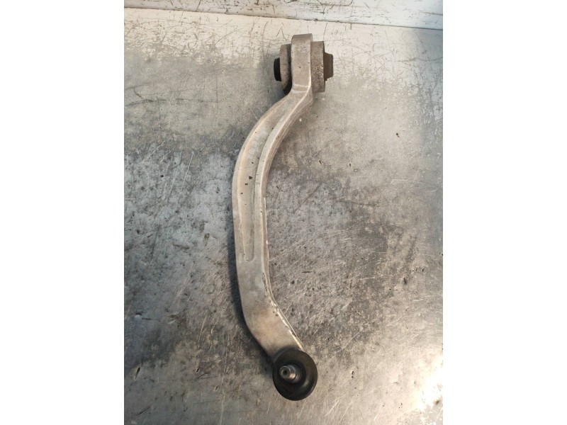 Recambio de brazo suspension inferior delantero izquierdo para audi a4 berlina (8e) 1.8 t referencia OEM IAM 8E0407693  