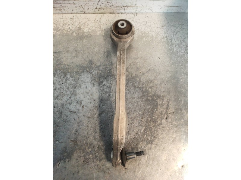 Recambio de brazo suspension inferior delantero izquierdo para audi a4 berlina (8e) 1.8 t referencia OEM IAM 8E0407693  