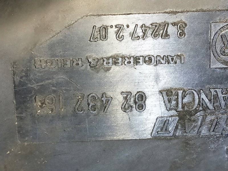 Recambio de intercooler para lancia thema 2.5 turbodiesel referencia OEM IAM 82432181  