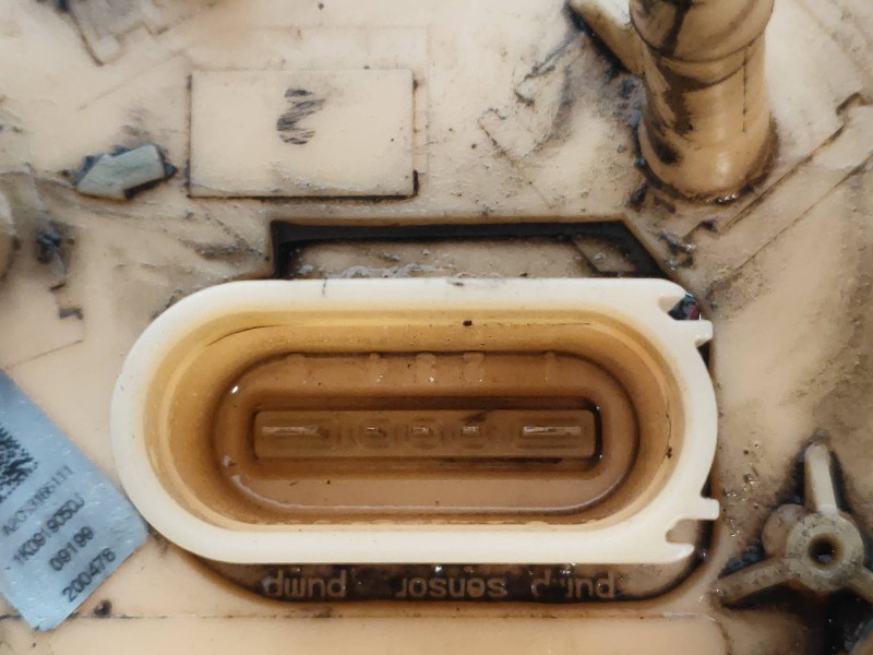 Recambio de bomba combustible para audi a3 (8p) 2.0 tdi referencia OEM IAM A2C53166111 1K0919050J 