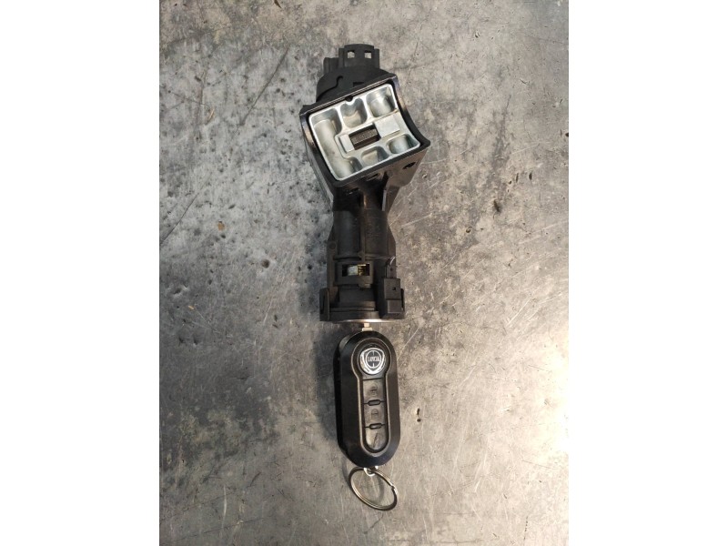 Recambio de conmutador de arranque para lancia delta (181) s referencia OEM IAM 00517938690 61083600 