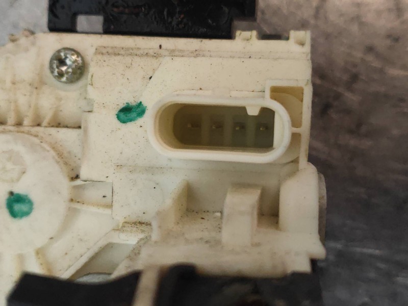 Recambio de motor cierre centralizado trasero derecho para lancia thema gold referencia OEM IAM P04589914AD  156054571