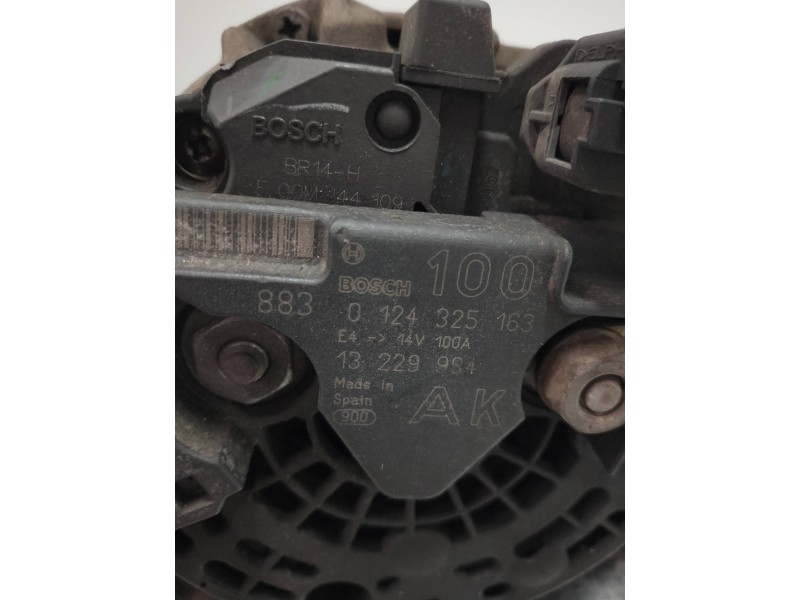 Recambio de alternador para opel astra gtc innovation referencia OEM IAM 0124325163 13229951 BOSCH 18 16 V