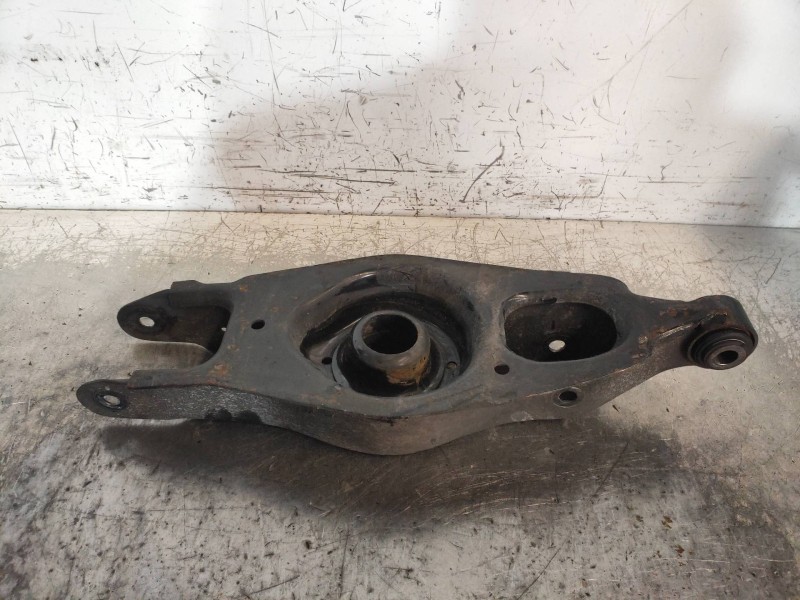 Recambio de brazo suspension inferior trasero izquierdo para lancia thema gold referencia OEM IAM   