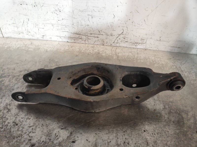 Recambio de brazo suspension inferior trasero derecho para lancia thema gold referencia OEM IAM   