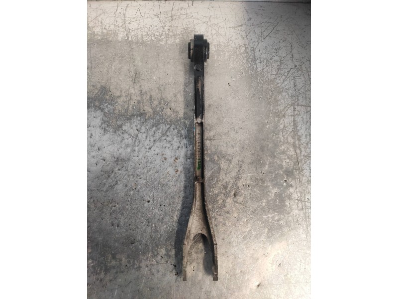 Recambio de brazo suspension superior trasero derecho para lancia thema gold referencia OEM IAM 04743245AC  