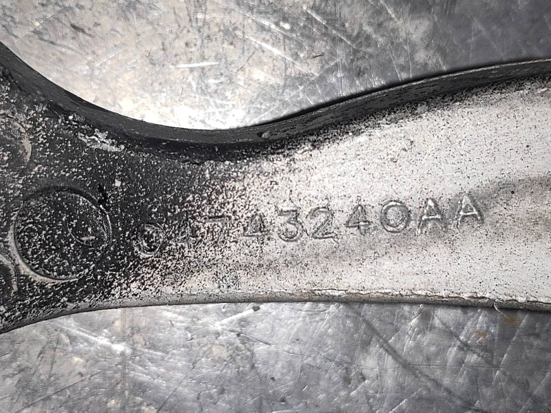 Recambio de brazo suspension superior trasero derecho para lancia thema gold referencia OEM IAM 04743240AA  