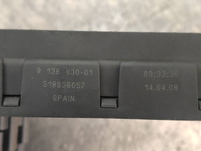 Recambio de caja reles / fusibles para bmw serie 6 coupe (e63) 635d referencia OEM IAM 518956057 913883001 